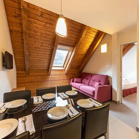 Trainera Apartment *
